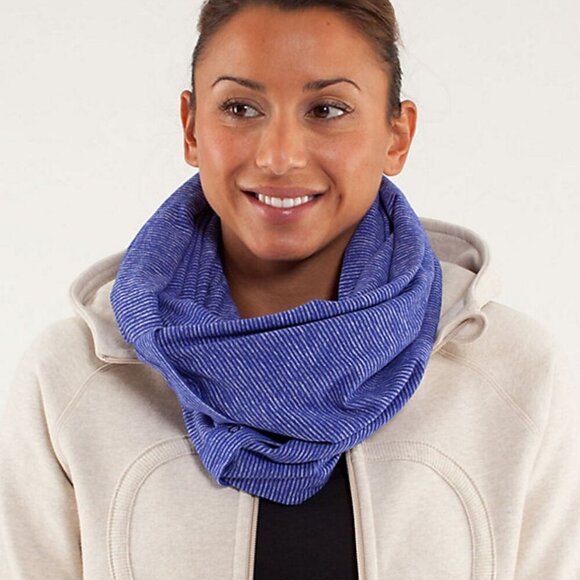 Lululemon Vinyasa Scarf Rulu Tonka Stripe Pigment Blue / Heathered Pigment Blue - Picture 1 of 9